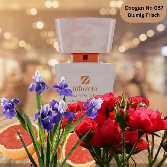 Eleganter 70-ml-Flakon des Original Chogan Damenparfums Nr. 057 mit blumig-frischen Duftnoten, umgeben von Iris, Rose, Grapefruit und zarten Blüten.
